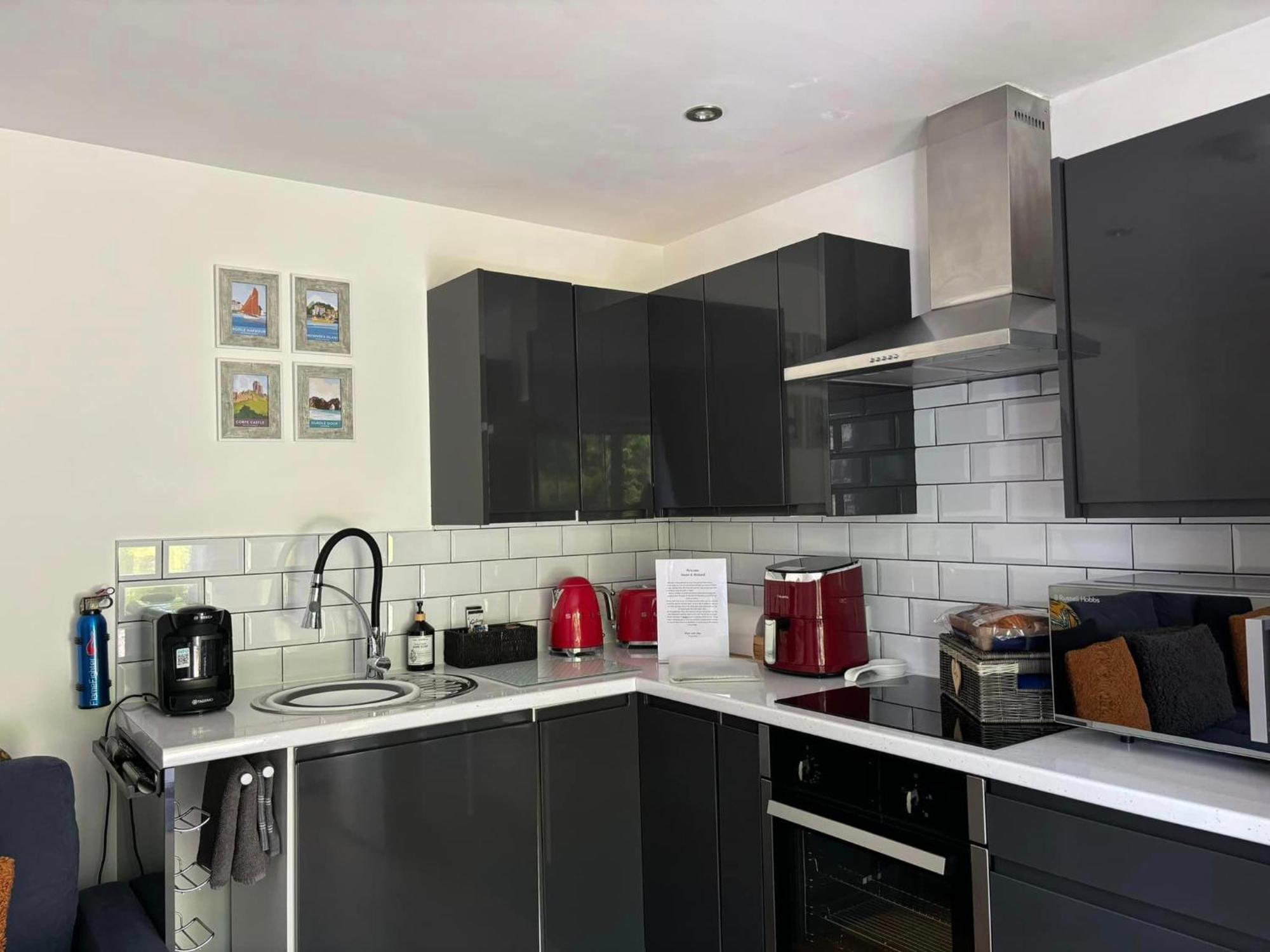 Secret Gem 1 Bed Garden Flat Private Luxury Hot Tub Apartment Bournemouth Bagian luar foto