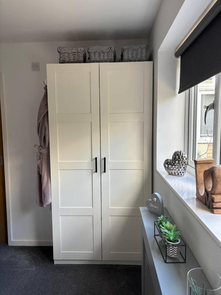 Secret Gem 1 Bed Garden Flat Private Luxury Hot Tub Apartment Bournemouth Bagian luar foto
